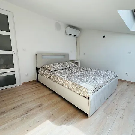 Appartement T3 Les Sablettes Piscine, Parking à 250 M De La *