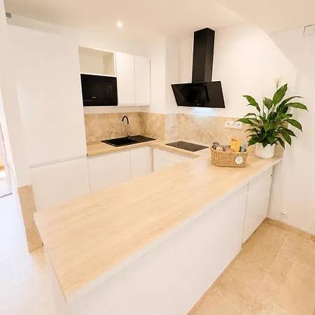 Appartement T3 Les Sablettes Piscine, Parking à 250 M De La La Seyne-sur-Mer